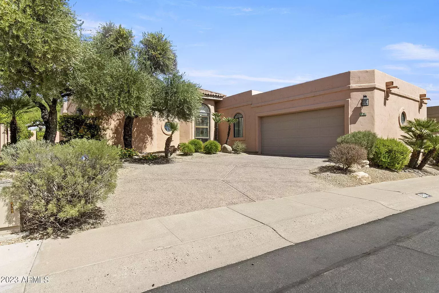 Ross Carlson Real Estate Top Arizona Realtor 2518 E Vogel Ave web 01
