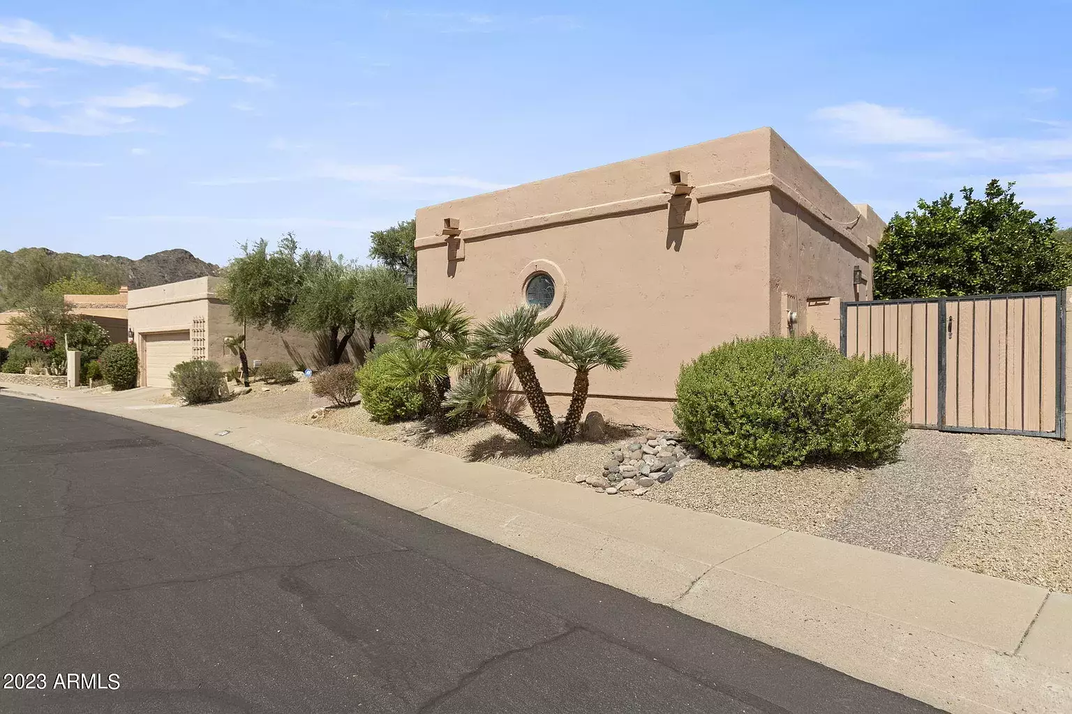 Ross Carlson Real Estate Top Arizona Realtor 2518 E Vogel Ave web 02